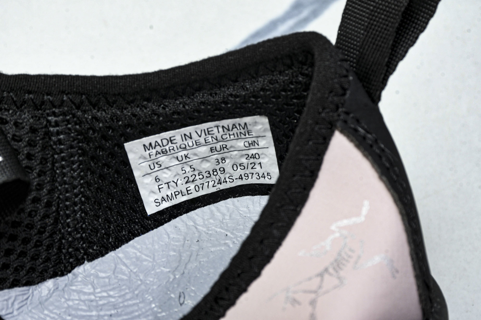 Arc'teryx 尺码36-45

纯原版出品-始祖鸟·Arc'teryx Arakys W 阿拉克路