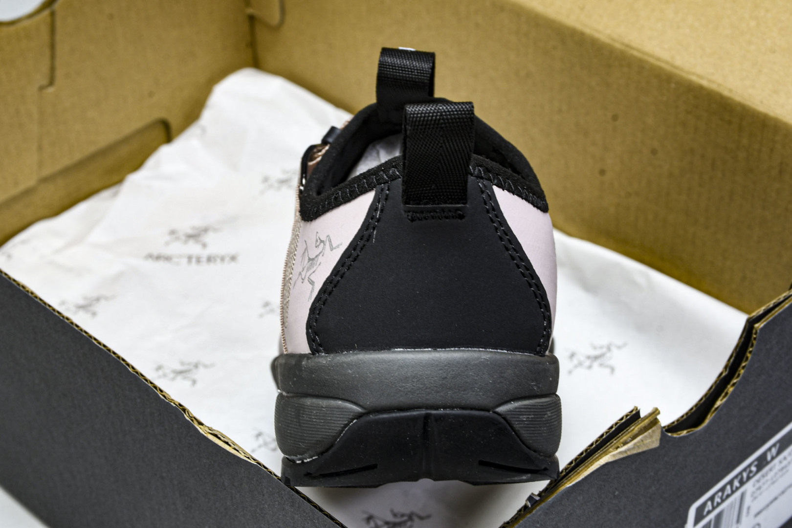 Arc'teryx 尺码36-45

纯原版出品-始祖鸟·Arc'teryx Arakys W 阿拉克路