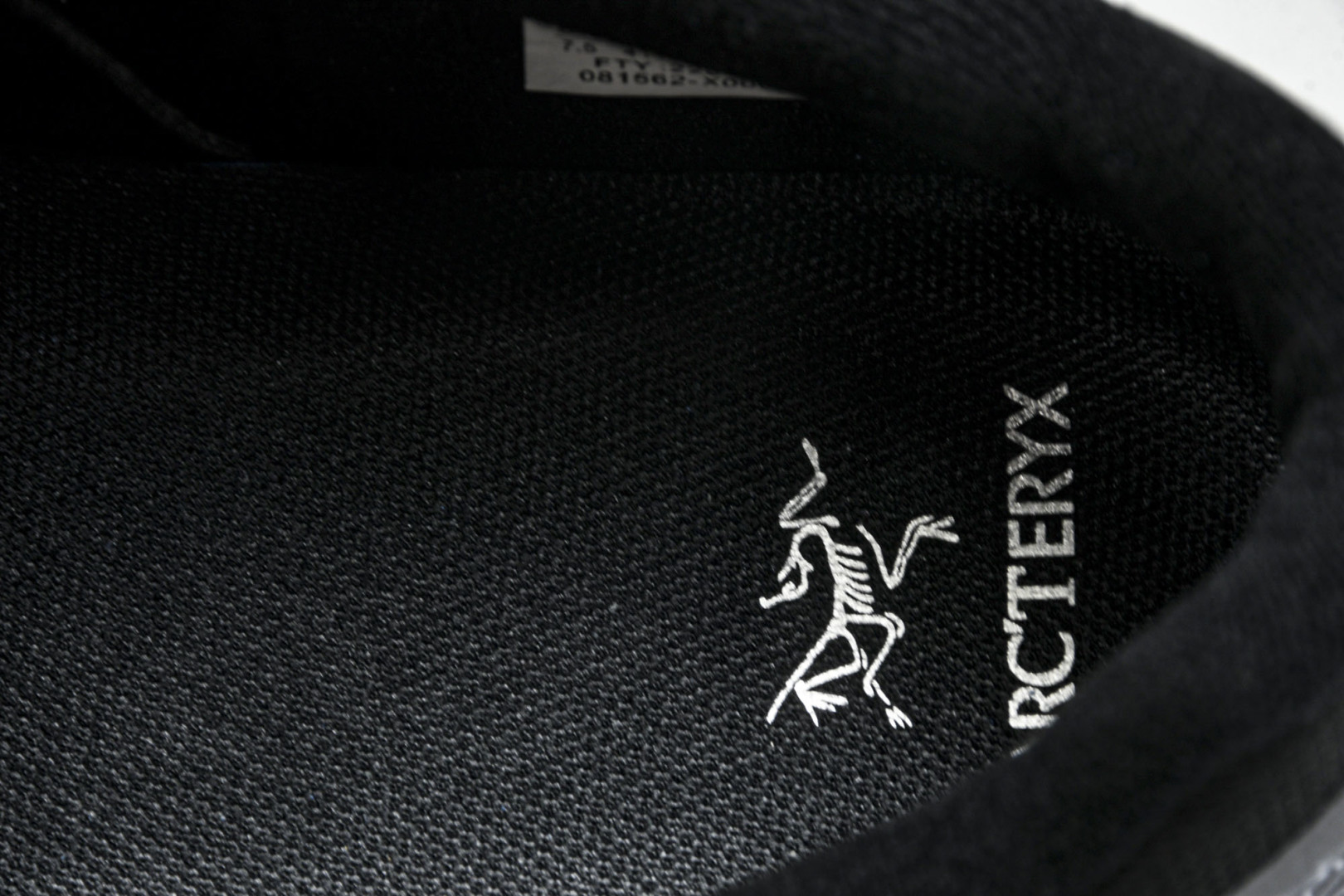 Arc'teryx 尺码39-45

纯原版出品-始祖鸟·Arc'teryx Norvan LD 4 G