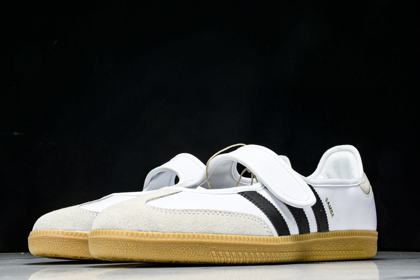  Adidas Samba Jane W 阿迪三叶草休闲生活鞋 JR1402 尺寸 36 36⅔ 37⅓