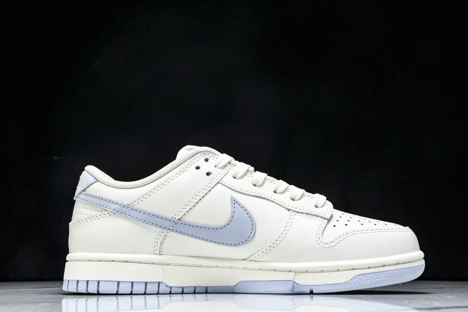 Dunk 尺码35.5-40

纯原版出品-SB Dunk Low Just Do It 周年高端定制 