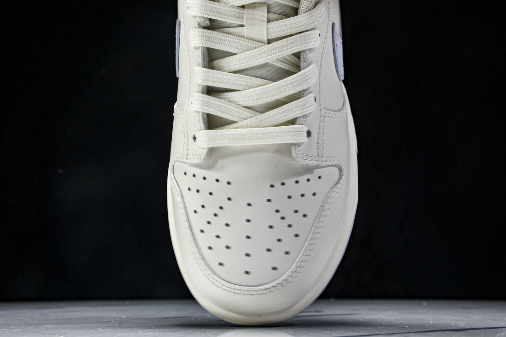 Dunk 尺码35.5-40

纯原版出品-SB Dunk Low Just Do It 周年高端定制 