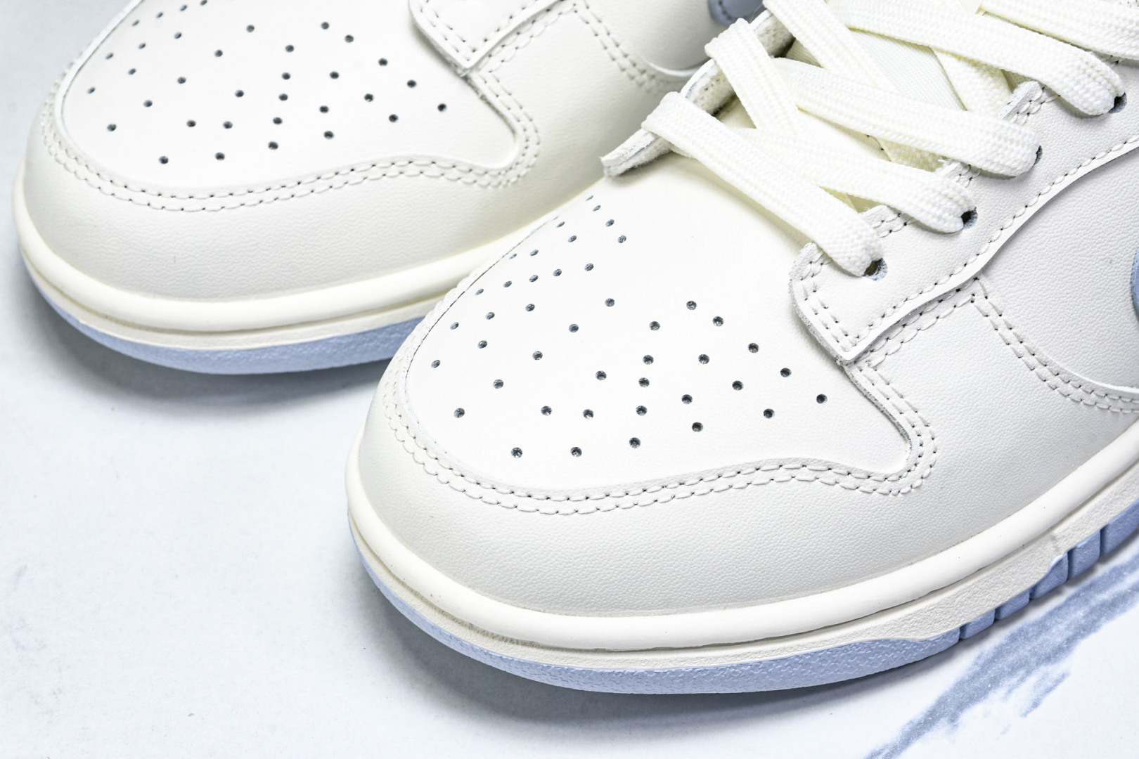 Dunk 尺码35.5-40

纯原版出品-SB Dunk Low Just Do It 周年高端定制 