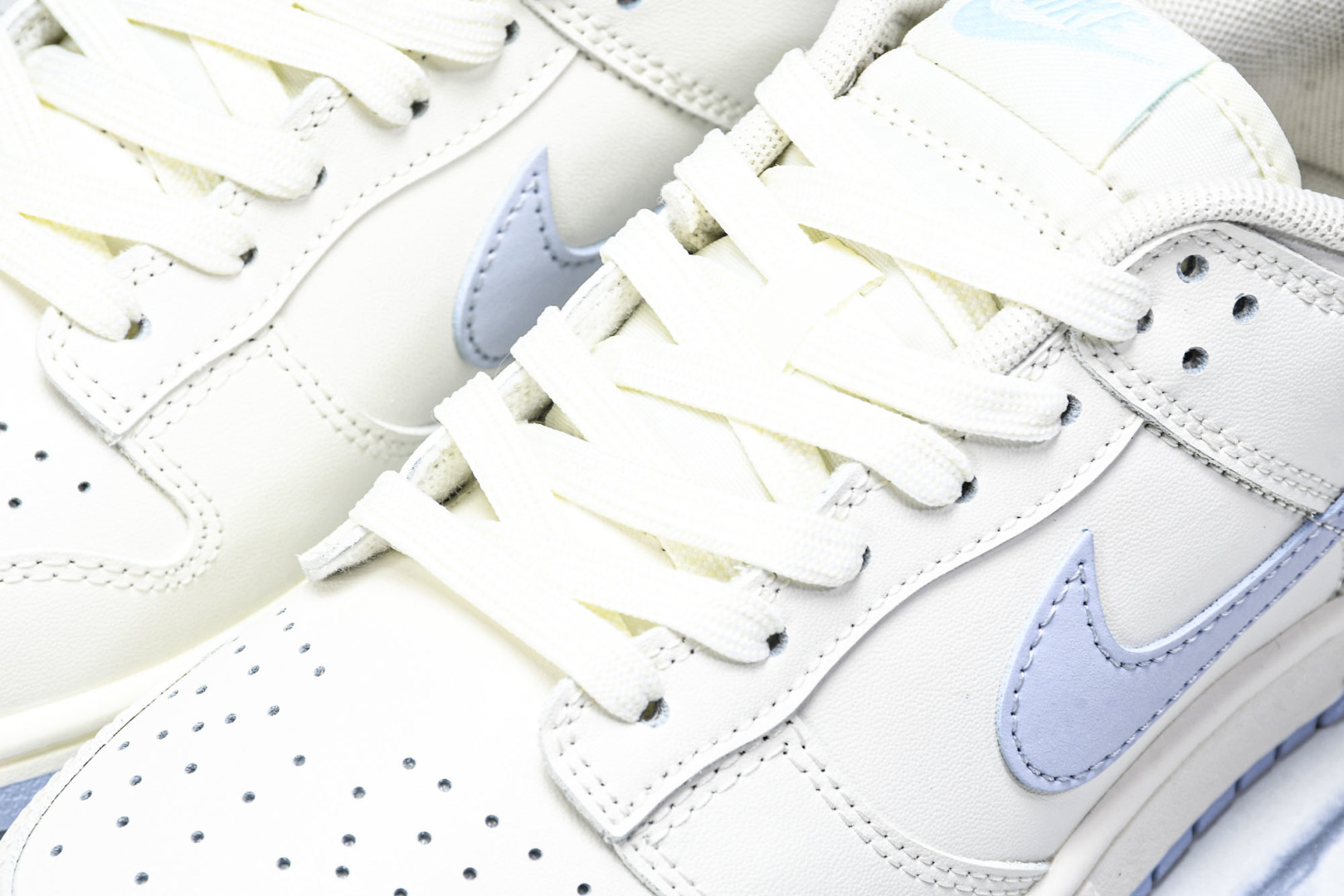 Dunk 尺码35.5-40

纯原版出品-SB Dunk Low Just Do It 周年高端定制 