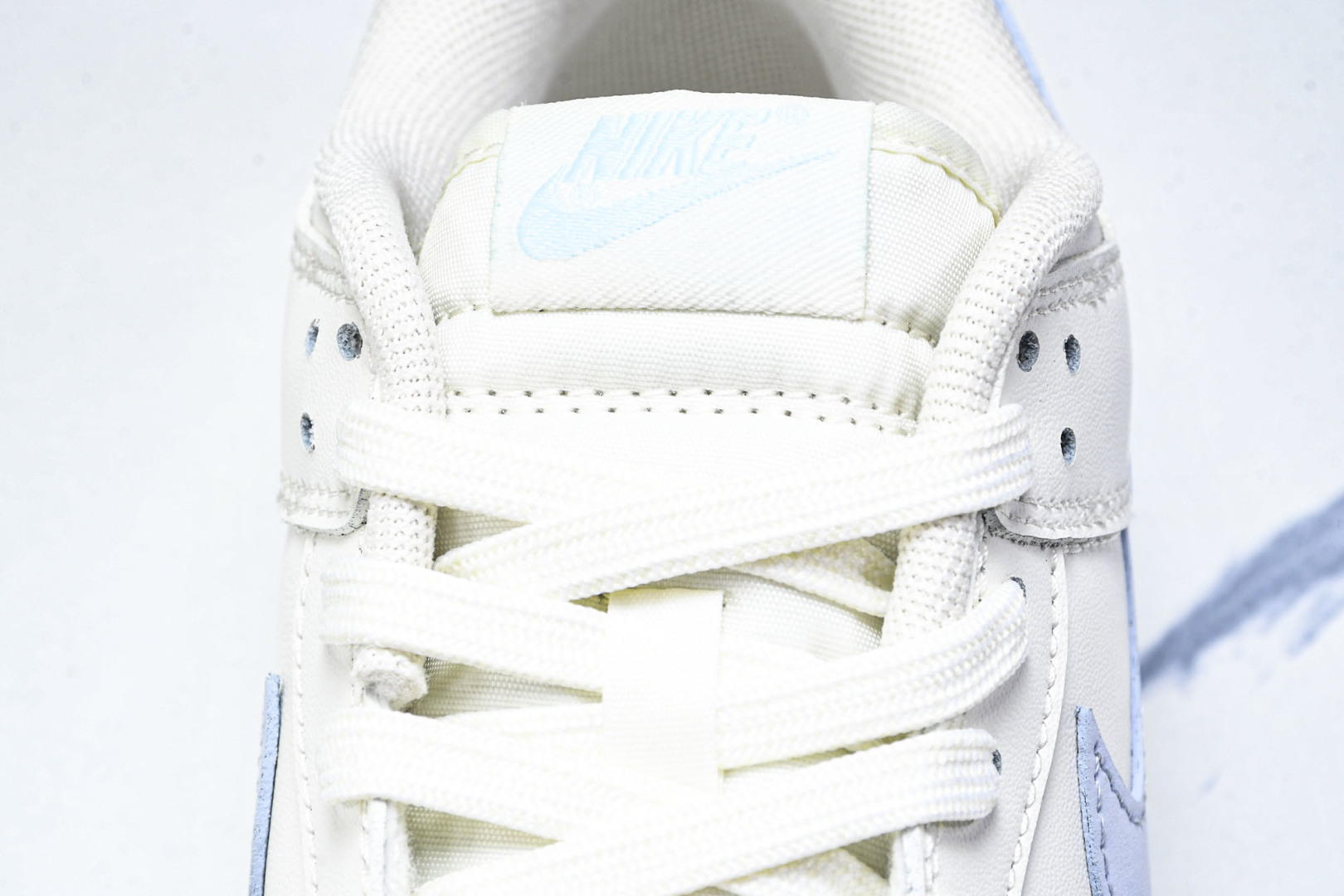 Dunk 尺码35.5-40

纯原版出品-SB Dunk Low Just Do It 周年高端定制 