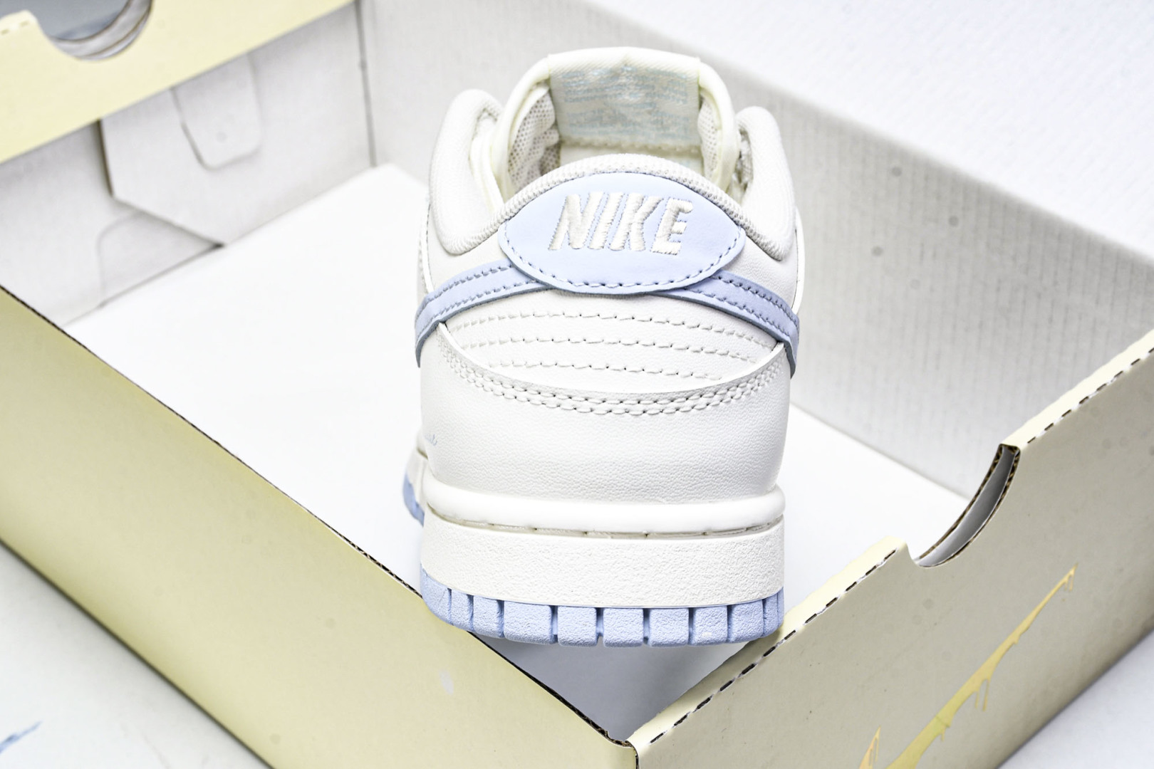 Dunk 尺码35.5-40

纯原版出品-SB Dunk Low Just Do It 周年高端定制 