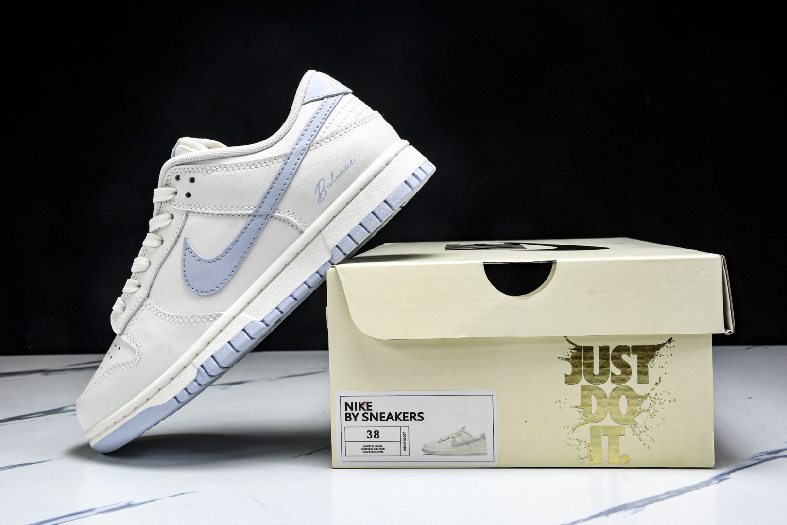 Dunk 尺码35.5-40

纯原版出品-SB Dunk Low Just Do It 周年高端定制 