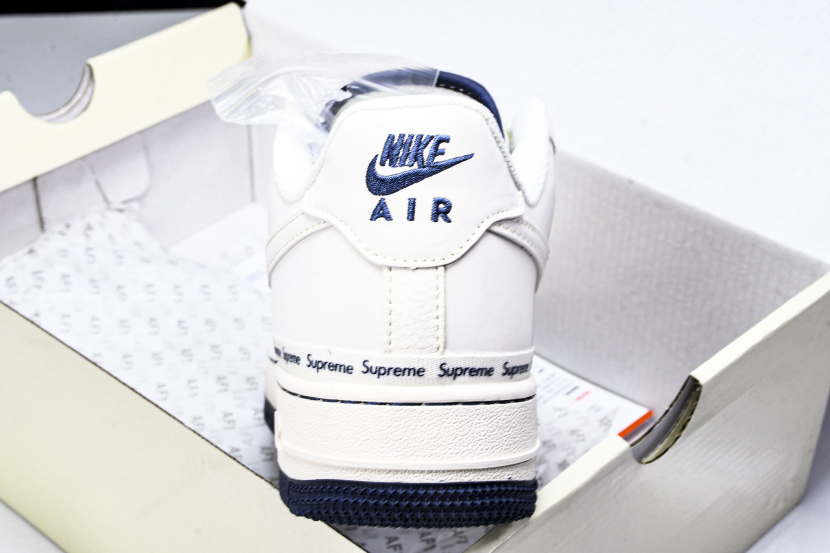 NK Air Force 1'07 Low Supreme联名 米蓝弹幕 空军一号低帮休闲板鞋 XX31