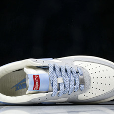 NK Air Force 1'07 Low Supreme联名 浅蓝大勾 空军一号低帮休闲板鞋 XS34 NK Air Force 1'07 Low Supreme联名 浅蓝大勾 空军一号低帮休闲板鞋 XS34