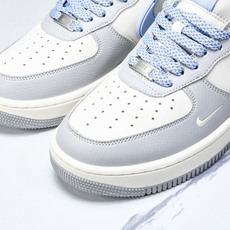 NK Air Force 1'07 Low Supreme联名 浅蓝大勾 空军一号低帮休闲板鞋 XS34 NK Air Force 1'07 Low Supreme联名 浅蓝大勾 空军一号低帮休闲板鞋 XS34