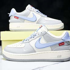 NK Air Force 1'07 Low Supreme联名 浅蓝大勾 空军一号低帮休闲板鞋 XS34 NK Air Force 1'07 Low Supreme联名 浅蓝大勾 空军一号低帮休闲板鞋 XS34