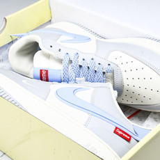 NK Air Force 1'07 Low Supreme联名 浅蓝大勾 空军一号低帮休闲板鞋 XS34 NK Air Force 1'07 Low Supreme联名 浅蓝大勾 空军一号低帮休闲板鞋 XS34