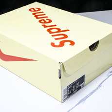 NK Air Force 1'07 Low Supreme联名 浅蓝大勾 空军一号低帮休闲板鞋 XS34 NK Air Force 1'07 Low Supreme联名 浅蓝大勾 空军一号低帮休闲板鞋 XS34
