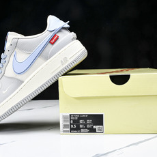 NK Air Force 1'07 Low Supreme联名 浅蓝大勾 空军一号低帮休闲板鞋 XS34 NK Air Force 1'07 Low Supreme联名 浅蓝大勾 空军一号低帮休闲板鞋 XS34