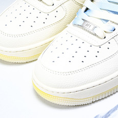 NK Air Force 1'07 Low Supreme联名 双拼米蓝 空军一号低帮休闲板鞋 XX31 NK Air Force 1'07 Low Supreme联名 双拼米蓝 空军一号低帮休闲板鞋 XX31
