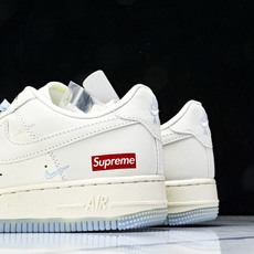 NK Air Force 1'07 Low Supreme联名 双拼米蓝 空军一号低帮休闲板鞋 XX31 NK Air Force 1'07 Low Supreme联名 双拼米蓝 空军一号低帮休闲板鞋 XX31