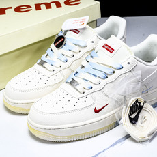 NK Air Force 1'07 Low Supreme联名 双拼米蓝 空军一号低帮休闲板鞋 XX31 NK Air Force 1'07 Low Supreme联名 双拼米蓝 空军一号低帮休闲板鞋 XX31
