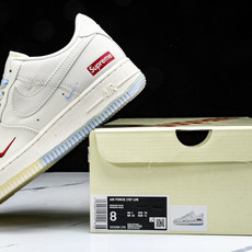 NK Air Force 1'07 Low Supreme联名 双拼米蓝 空军一号低帮休闲板鞋 XX31 NK Air Force 1'07 Low Supreme联名 双拼米蓝 空军一号低帮休闲板鞋 XX31