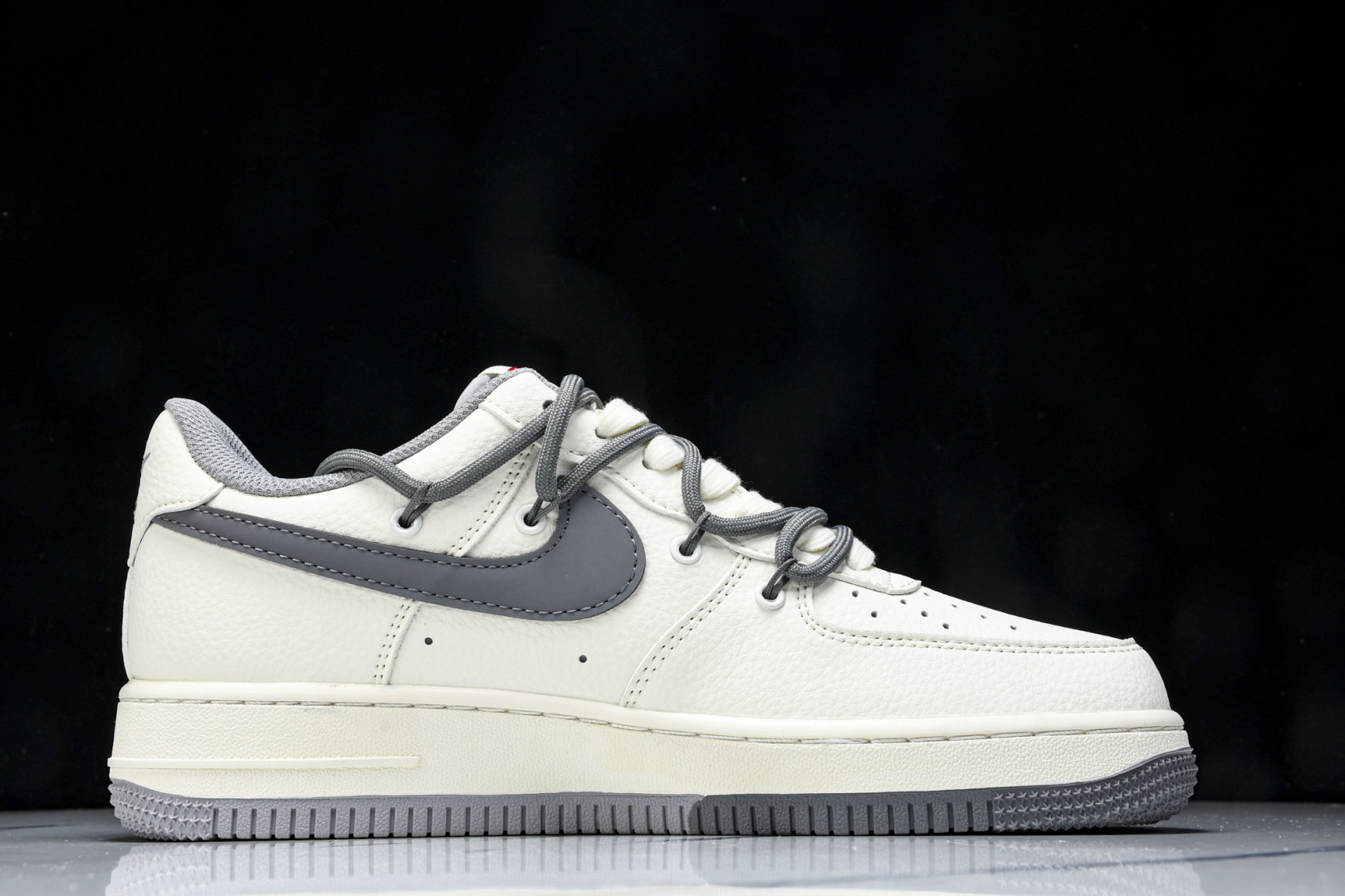 NK Air Force 1'07 Low UN联名 双小勾红标 空军一号低帮休闲板鞋 CS5288-0
