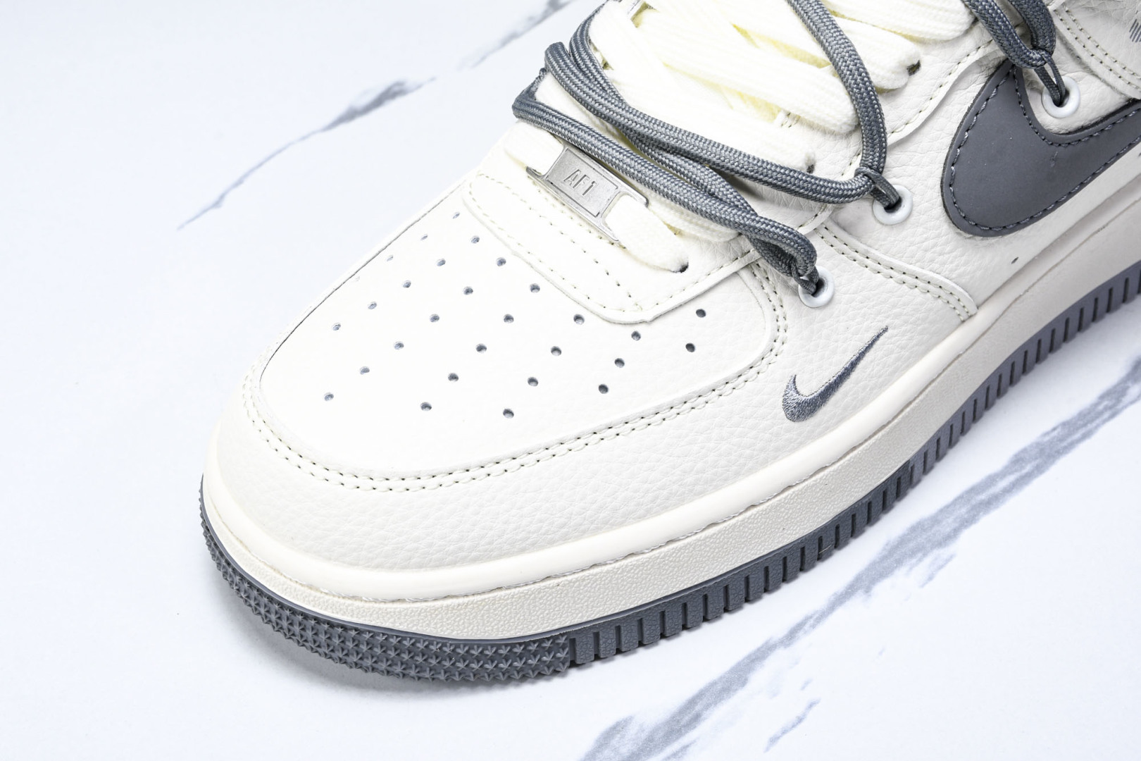 NK Air Force 1'07 Low UN联名 双小勾红标 空军一号低帮休闲板鞋 CS5288-0