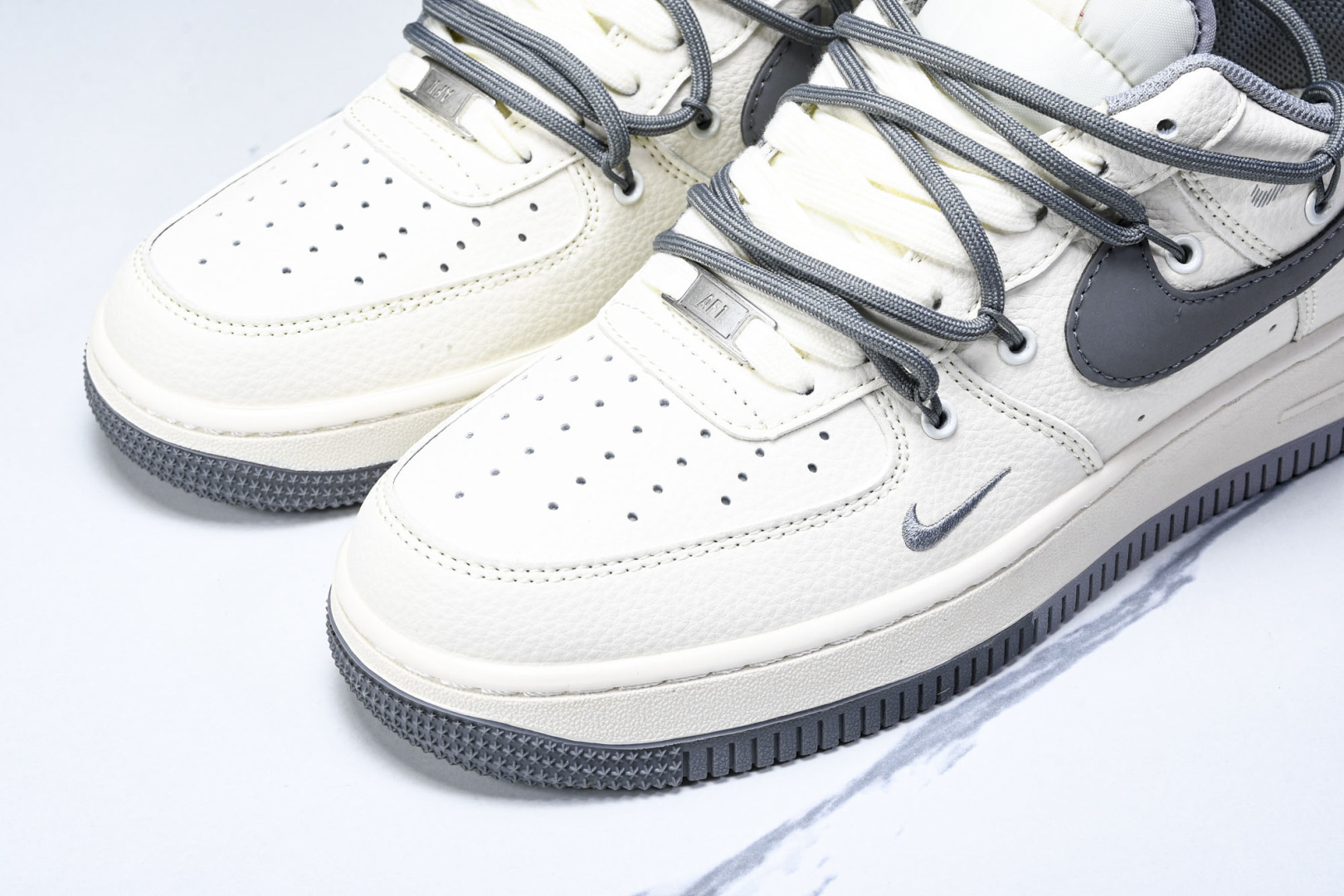NK Air Force 1'07 Low UN联名 双小勾红标 空军一号低帮休闲板鞋 CS5288-0