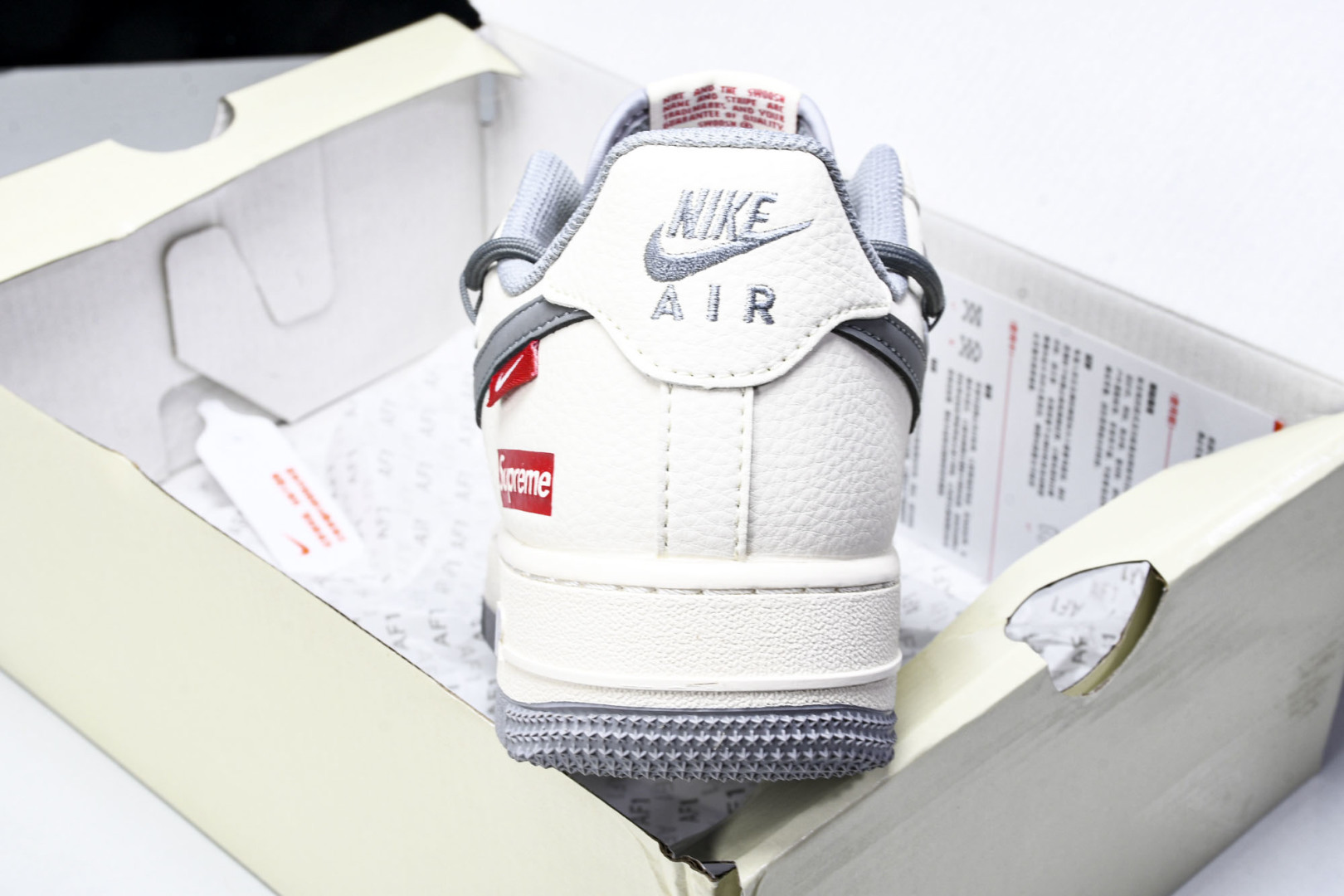 NK Air Force 1'07 Low UN联名 双小勾红标 空军一号低帮休闲板鞋 CS5288-0