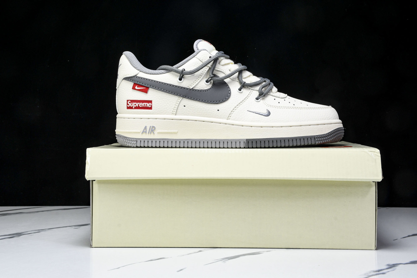 NK Air Force 1'07 Low UN联名 双小勾红标 空军一号低帮休闲板鞋 CS5288-0