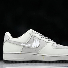 NK Air Force 1'07 Low UN联名 印象LOGO 空军一号低帮休闲板鞋 DF0188- NK Air Force 1'07 Low UN联名 印象LOGO 空军一号低帮休闲板鞋 DF0188-