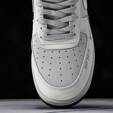NK Air Force 1'07 Low UN联名 印象LOGO 空军一号低帮休闲板鞋 DF0188- NK Air Force 1'07 Low UN联名 印象LOGO 空军一号低帮休闲板鞋 DF0188-