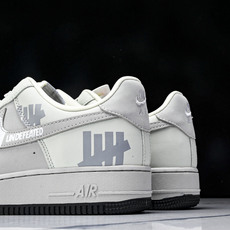 NK Air Force 1'07 Low UN联名 印象LOGO 空军一号低帮休闲板鞋 DF0188- NK Air Force 1'07 Low UN联名 印象LOGO 空军一号低帮休闲板鞋 DF0188-
