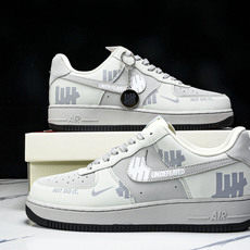 NK Air Force 1'07 Low UN联名 印象LOGO 空军一号低帮休闲板鞋 DF0188- NK Air Force 1'07 Low UN联名 印象LOGO 空军一号低帮休闲板鞋 DF0188-