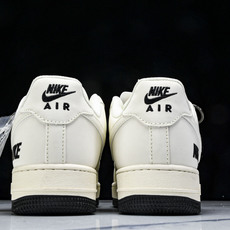 NK Air Force 1'07 Low 耐克联名 黑小三勾 空军一号低帮休闲板鞋 XX3168-18 NK Air Force 1'07 Low 耐克联名 黑小三勾 空军一号低帮休闲板鞋 XX3168-18