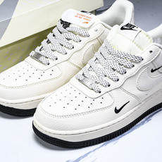 NK Air Force 1'07 Low 耐克联名 黑小三勾 空军一号低帮休闲板鞋 XX3168-18 NK Air Force 1'07 Low 耐克联名 黑小三勾 空军一号低帮休闲板鞋 XX3168-18