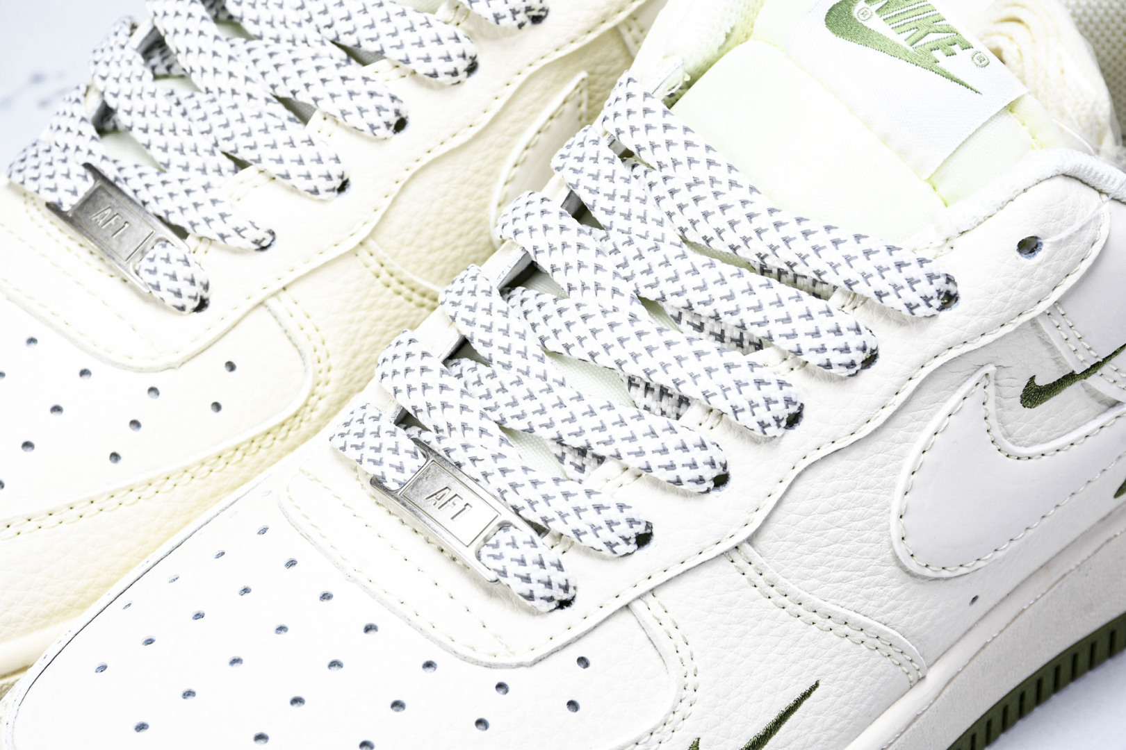 NK Air Force 1'07 Low 耐克联名 绿小三勾 空军一号低帮休闲板鞋 XX3168-18