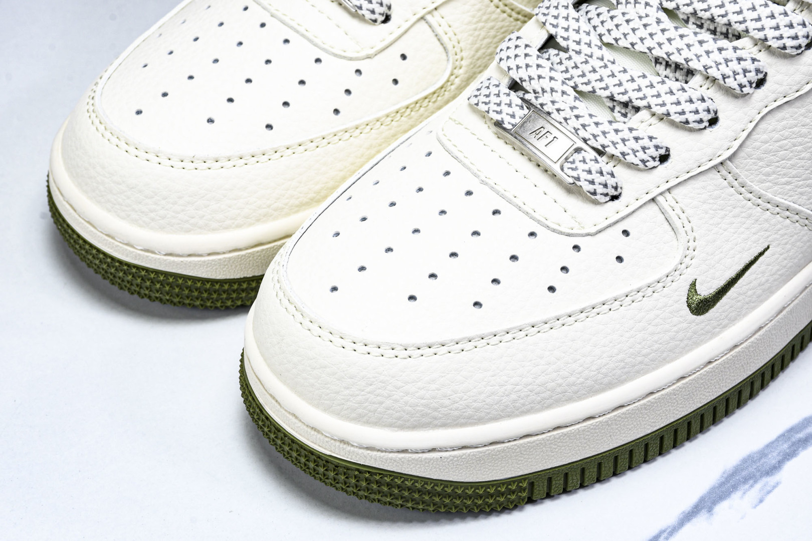 NK Air Force 1'07 Low 耐克联名 绿小三勾 空军一号低帮休闲板鞋 XX3168-18