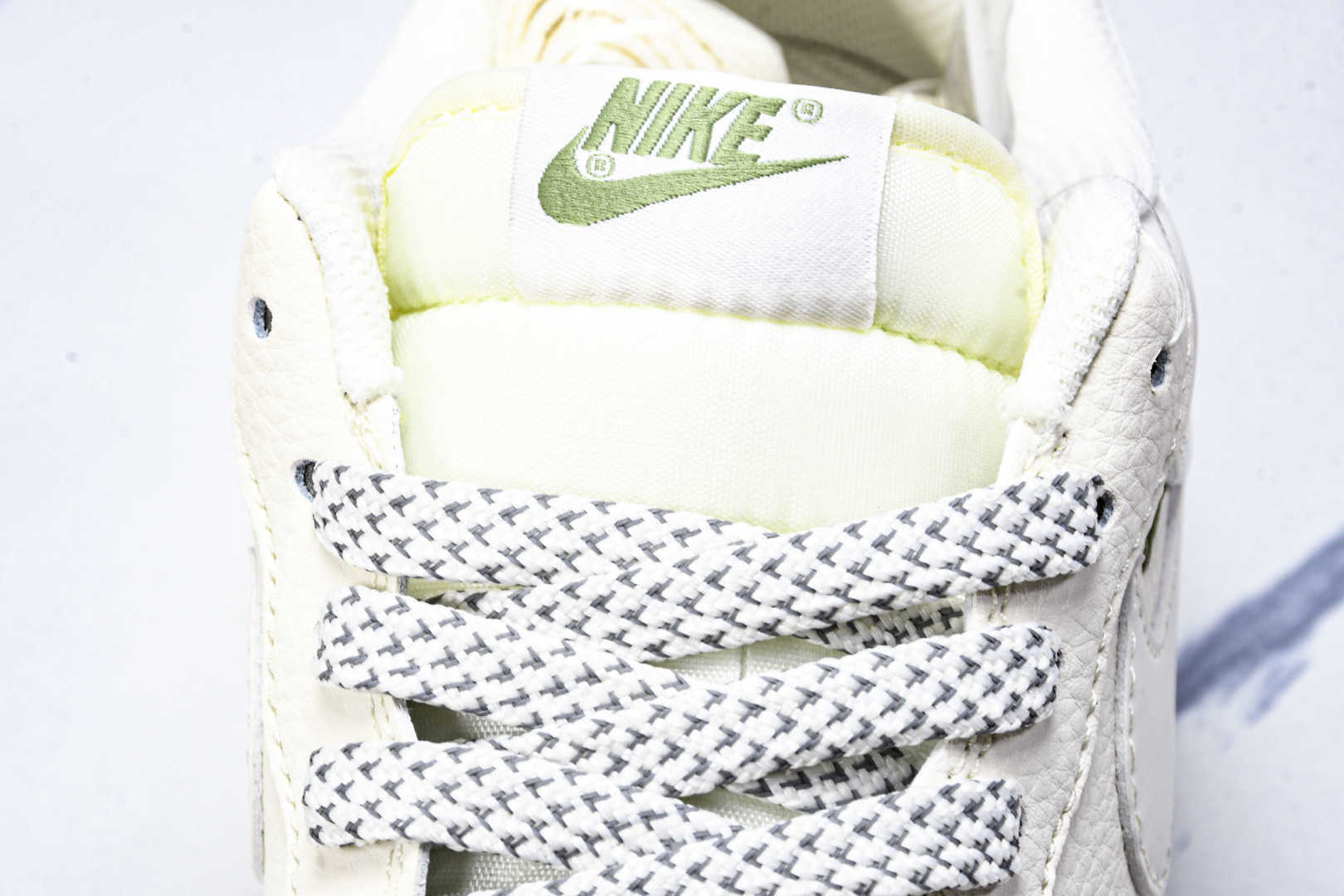 NK Air Force 1'07 Low 耐克联名 绿小三勾 空军一号低帮休闲板鞋 XX3168-18