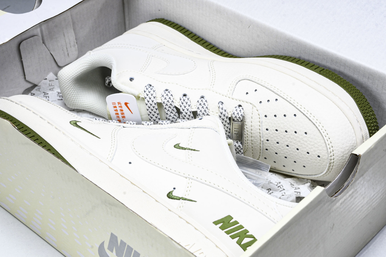 NK Air Force 1'07 Low 耐克联名 绿小三勾 空军一号低帮休闲板鞋 XX3168-18