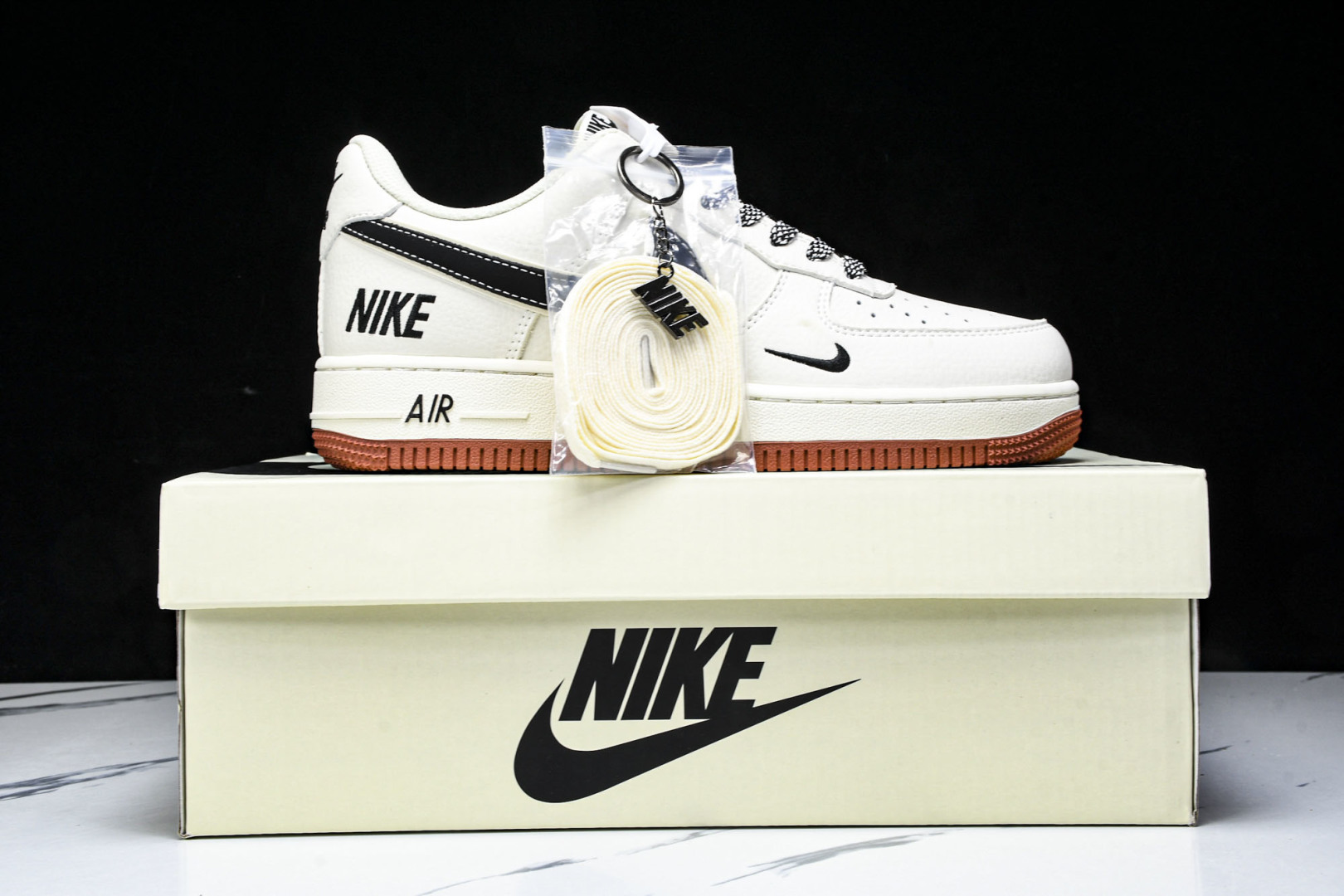 NK Air Force 1'07 Low 耐克联名 米黑生胶 空军一号低帮休闲运动板鞋 CS5288-