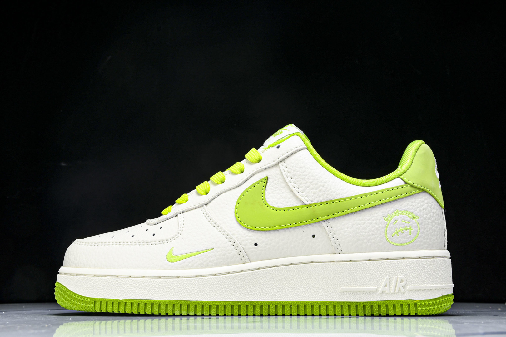 NK Air Force 1'07 Low 苹果绿 空军一号低帮休闲板鞋 DF0188-070 尺寸36