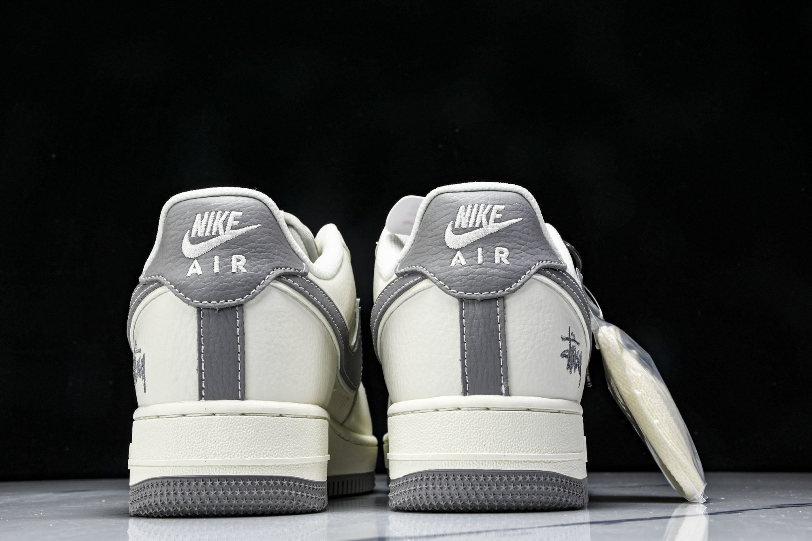 NK Air Force 1'07 Low 斯图西联名 灰勾灰底红标 空军一号低帮休闲板鞋 CS5288