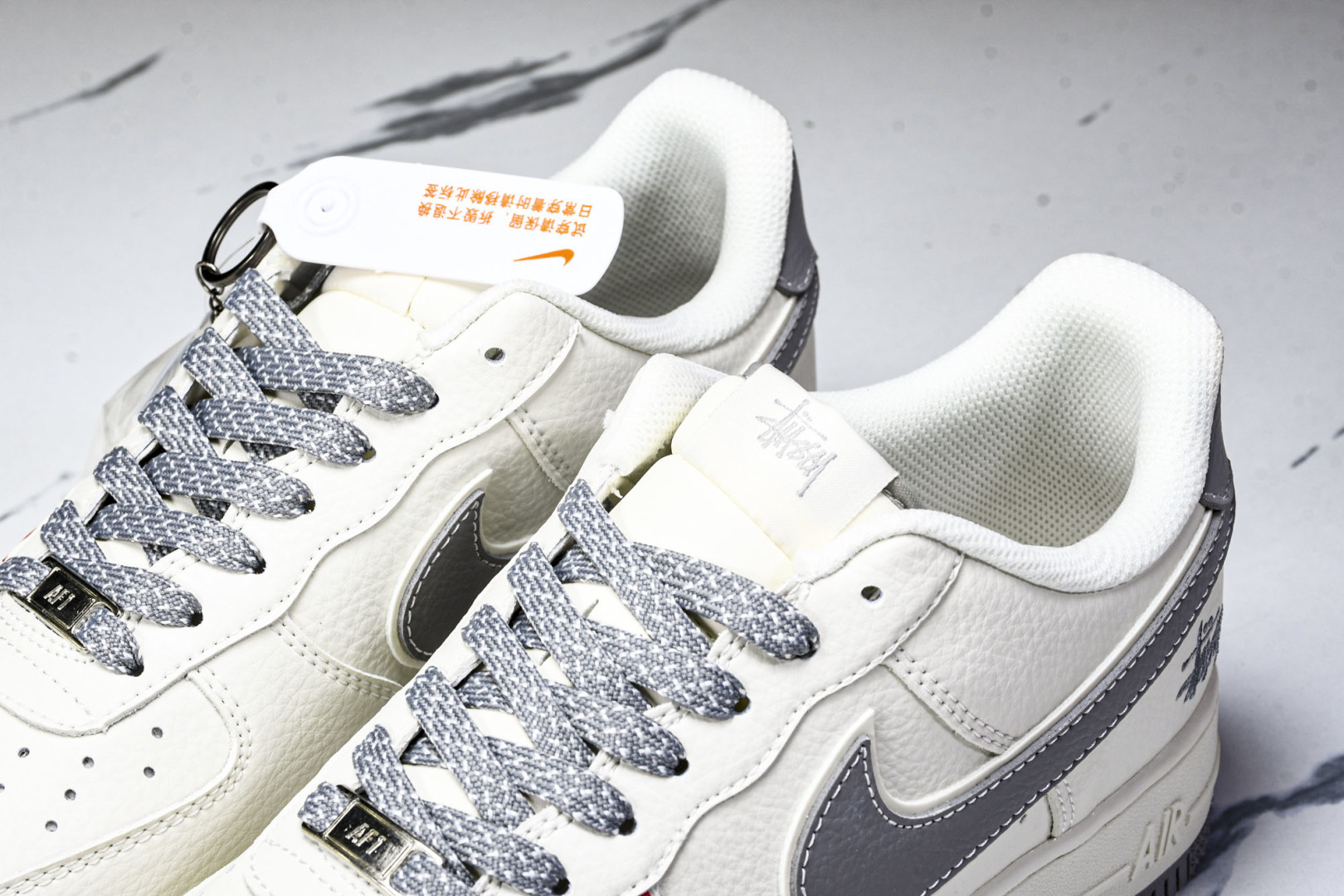 NK Air Force 1'07 Low 斯图西联名 灰勾灰底红标 空军一号低帮休闲板鞋 CS5288