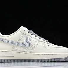 NK Air Force 1'07 Low 斯图西联名 灰银勾 空军一号低帮休闲运动板鞋 XX3168- NK Air Force 1'07 Low 斯图西联名 灰银勾 空军一号低帮休闲运动板鞋 XX3168-