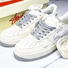 NK Air Force 1'07 Low 斯图西联名 灰银勾 空军一号低帮休闲运动板鞋 XX3168- NK Air Force 1'07 Low 斯图西联名 灰银勾 空军一号低帮休闲运动板鞋 XX3168-