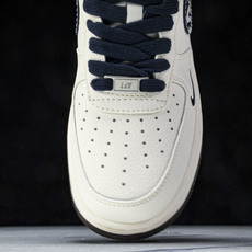 NK Air Force 1'07 Low 斯图西联名 卡通勾 空军一号低帮休闲板鞋 ZH2598-30 NK Air Force 1'07 Low 斯图西联名 卡通勾 空军一号低帮休闲板鞋 ZH2598-30