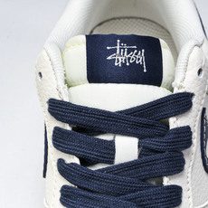NK Air Force 1'07 Low 斯图西联名 卡通勾 空军一号低帮休闲板鞋 ZH2598-30 NK Air Force 1'07 Low 斯图西联名 卡通勾 空军一号低帮休闲板鞋 ZH2598-30