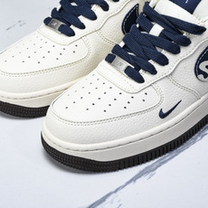 NK Air Force 1'07 Low 斯图西联名 卡通勾 空军一号低帮休闲板鞋 ZH2598-30 NK Air Force 1'07 Low 斯图西联名 卡通勾 空军一号低帮休闲板鞋 ZH2598-30