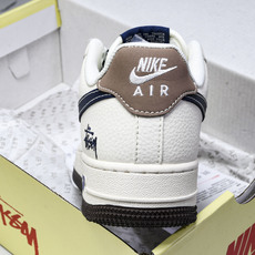 NK Air Force 1'07 Low 斯图西联名 卡通勾 空军一号低帮休闲板鞋 ZH2598-30 NK Air Force 1'07 Low 斯图西联名 卡通勾 空军一号低帮休闲板鞋 ZH2598-30