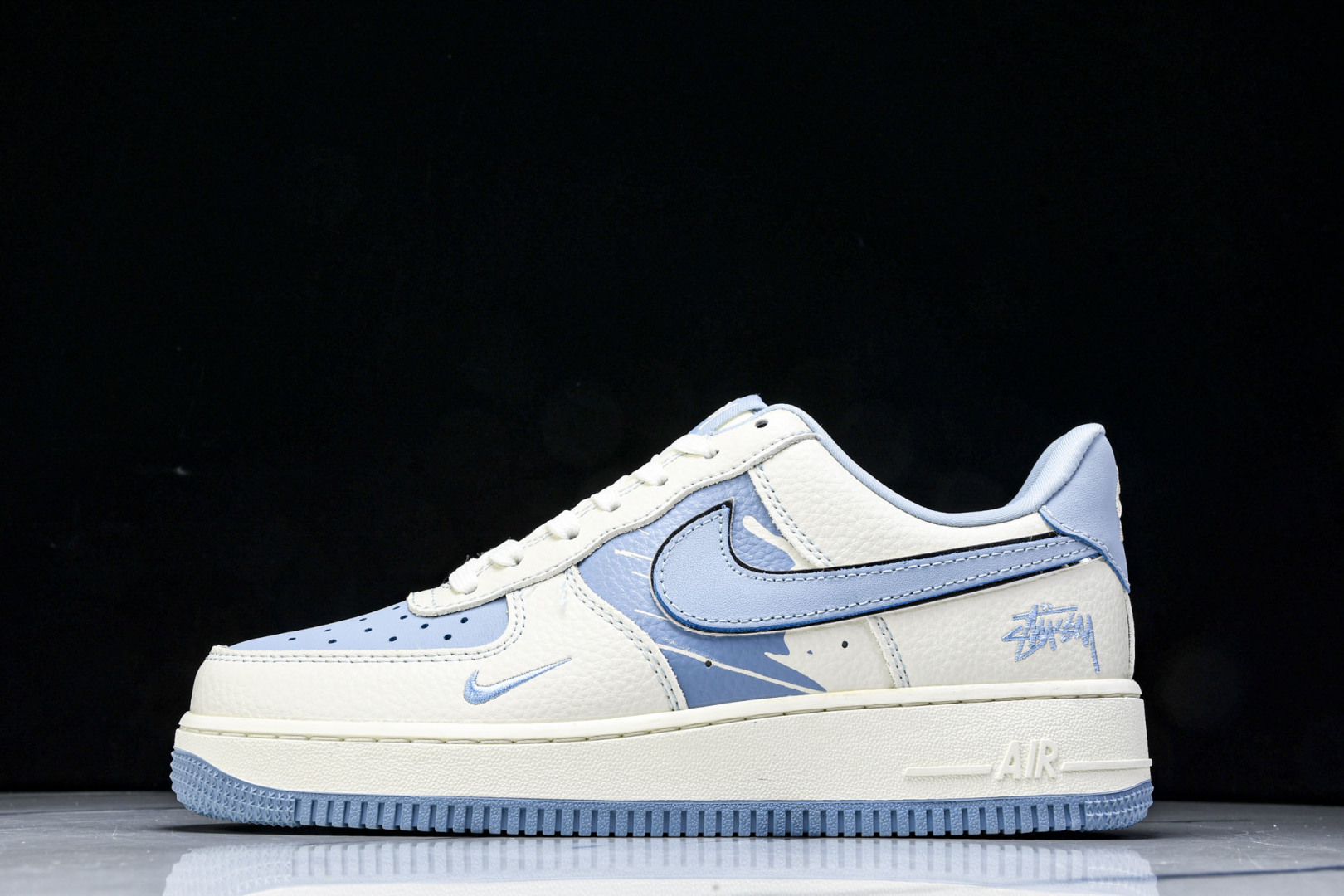 NK Air Force 1'07 Low 斯图西联名 蓝涂鸦 空军一号低帮休闲板鞋 KK1988-09