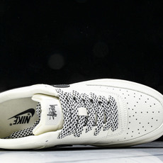 NK Court Vision 1 LOW 低帮 板鞋 “斯图西——双拼米黑” 运动鞋 休闲鞋 CS52 NK Court Vision 1 LOW 低帮 板鞋 “斯图西——双拼米黑” 运动鞋 休闲鞋 CS52