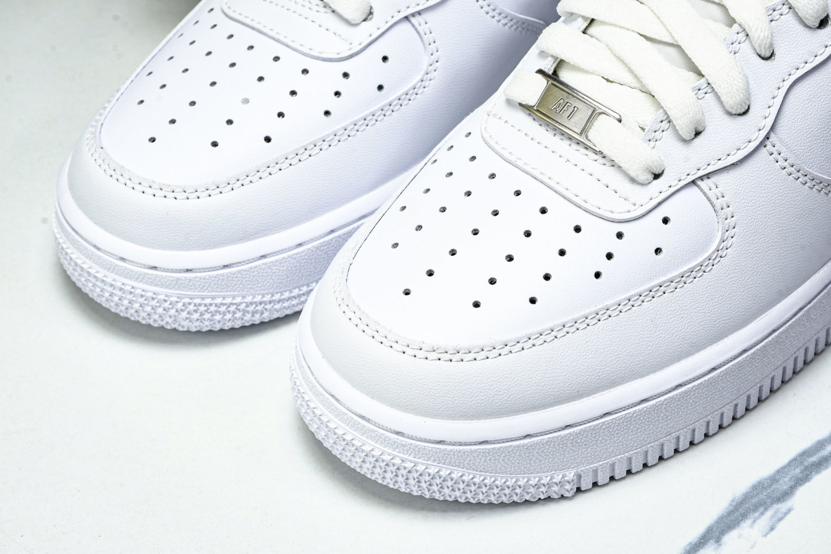  Air Force 1 空军一号官方货号CW2290 111 尺寸36 36.5 37.5 38 38